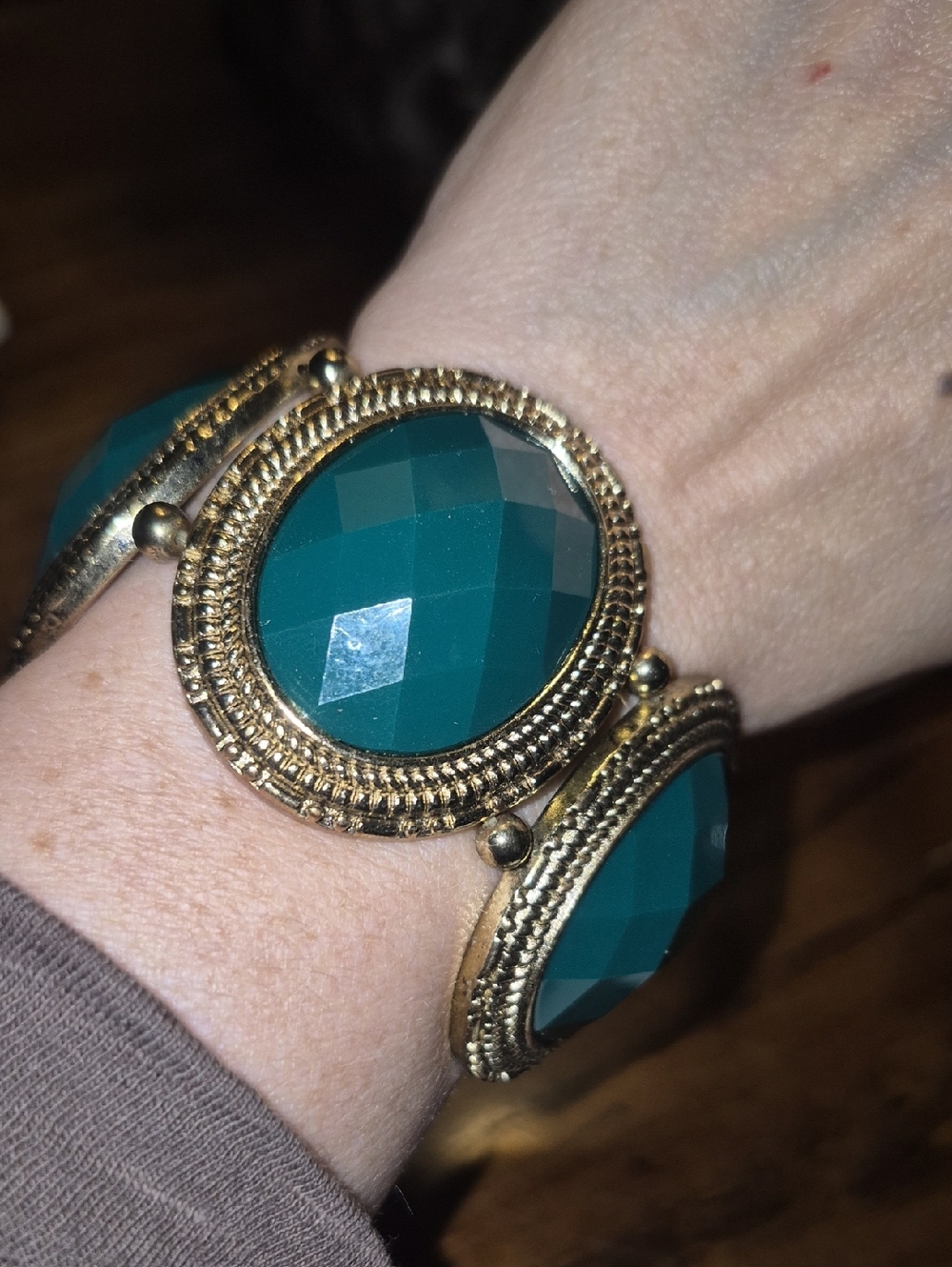 Gold-Tone Green Faceted Acrylic Stone Stretch Bracelet
